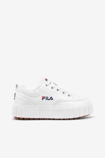 fila plain white shoes